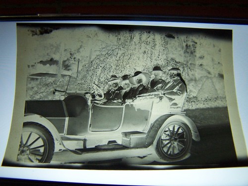 People veteran car - in,
