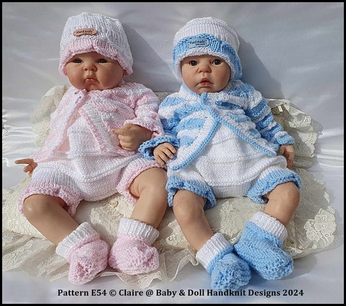 Baby reborn doll knitting - /,