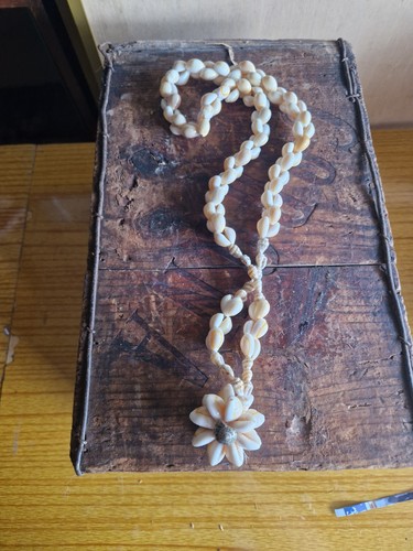 Vintage cowrie shell lei - vintage,