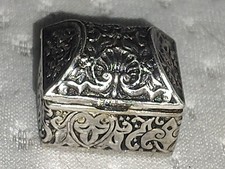 ANTIQUE 1 1/4" HIGH SILVER