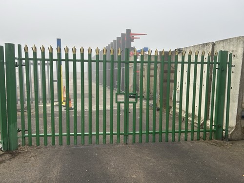 Site gate yard gates - site,
