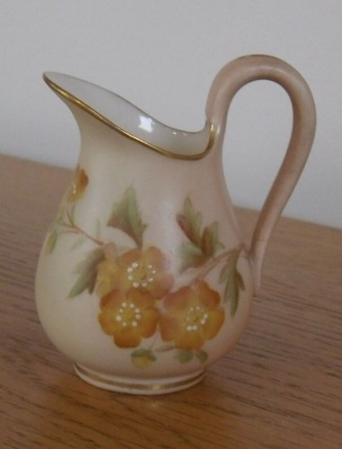 Pretty antique royal worcester - royal,