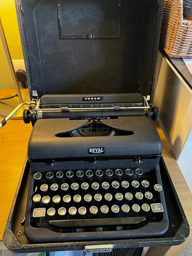 Vintage royal arrow portable - royal,