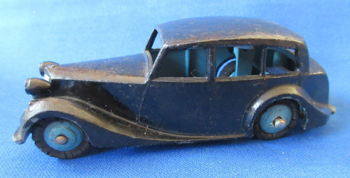 Dinky 151 triumph 1800 - no.,