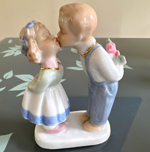 Porcelain romantic kissing - porcelain,