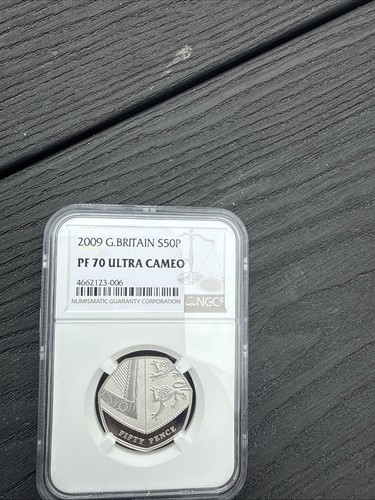 2009 50p shield - 50p, pence