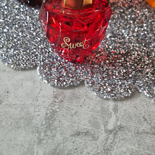 Sweet red faceted miniature - faceted,