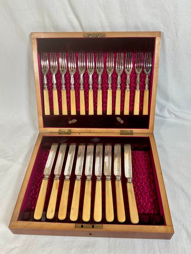 Antique vintage boxed silver - antique,