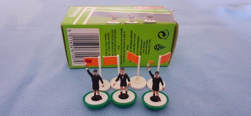 Subbuteo referee and linesmen - subbuteo,