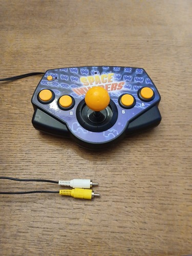Space invaders plug and - plug,