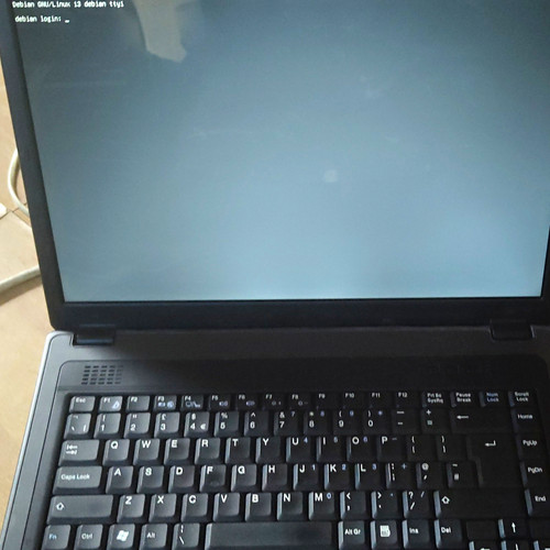 Advent 4000 4in laptop - 4000, 15.4in