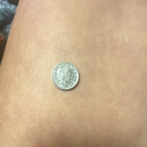 British coin queen - 5p,