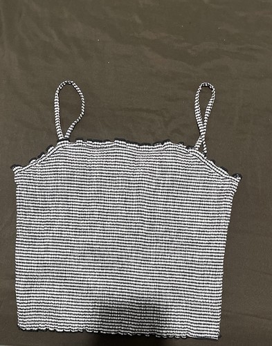 Black white smocked crop - black,
