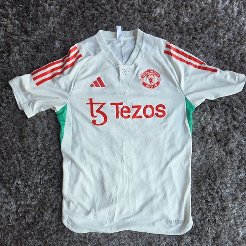 Bnwt manchester united player - united,