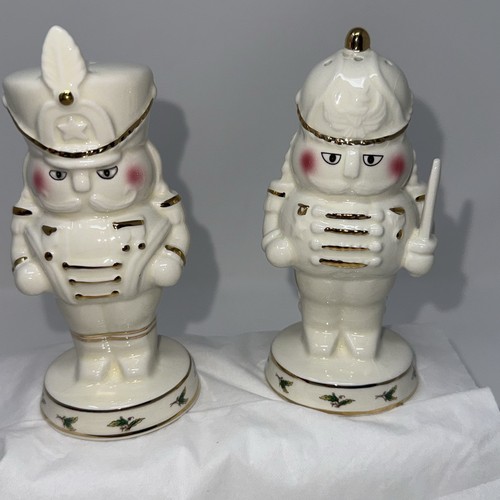 Vintage christmas toy soldiers - toy,