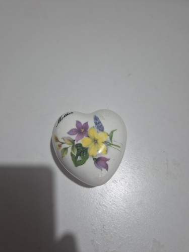 Heart shaped fine - fine, china