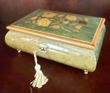 Vintage Floral Inlaid Music