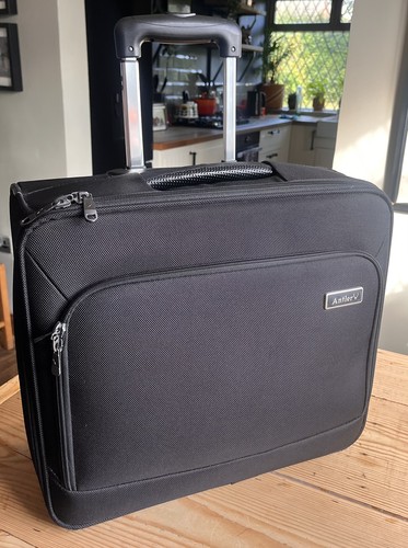 Antler wheeled business case - wheeled,
