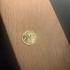 1982 22Ct Gold Half Sovereign Coin Excellent Condition Rare with vintage holder