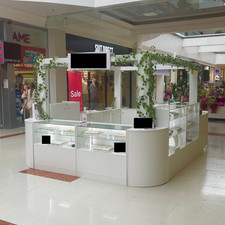 Retail Kiosk 4m x 3m – Excellent Condition - FR approved - blueprints included