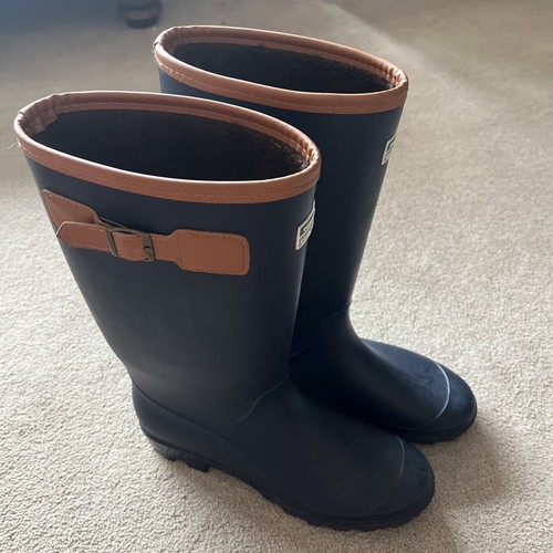 Town country size 12 - 12, mens
