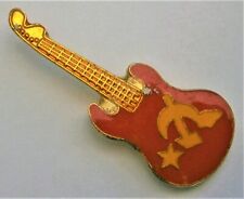 J368a) Enamel red Soviet Russian hammer sickle electric guitar badge lapel pin