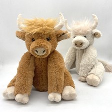 Cuddly Highland Cow Accompany