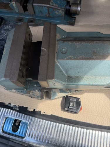 Heavy duty large machine - machine, vice