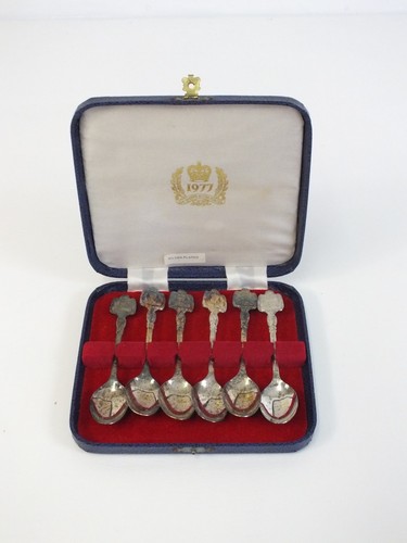 Queen elizabeth 1977 - elizabeth,