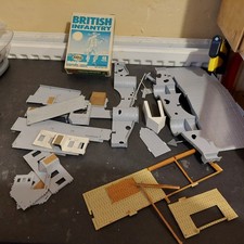  Vintage bundle of Airfix building parts plus box of British Infantry 