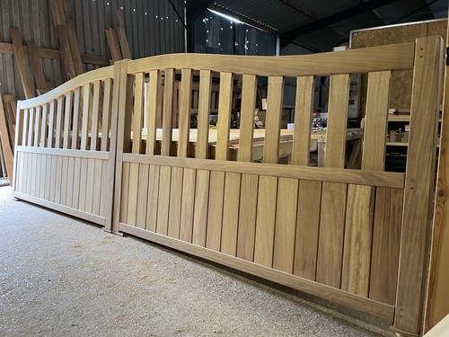 Wooden driveway gates hardwood - wooden,