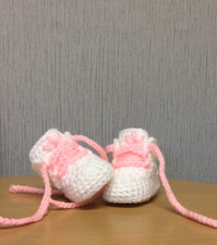 handmade crochet baby shoes, yarn boots, custom-made for your little one