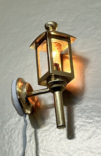 Dolls house gold carriage - gold,