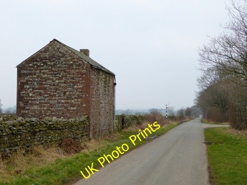Photo 6x4 stone building near - building,