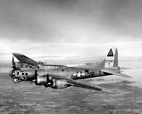 Flying fortress bomber - b-17,