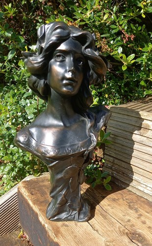 Art nouveau style - nouveau, cast