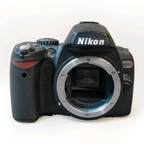 Nikon d40x 2mb dslr camera - 10.2mb,