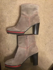 BNIB Peter Kaiser fawn suede