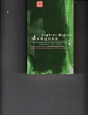 One Hundred Years of Solitude (Essential Pe... by Marquez, Gabriel Gar Paperback