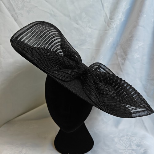 Black bow 40cm wide brim - bow, disc