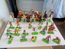 BRITAINS DEETAIL COWBOYS & INDIANS 9 MOUNTED& 17 STANDING FIGURES