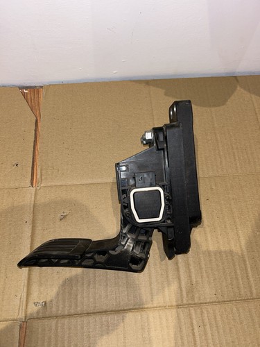 2015 daf xf106 - 2015, accelerator