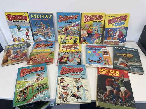 Vintage 1980s annuals - annuals, beano