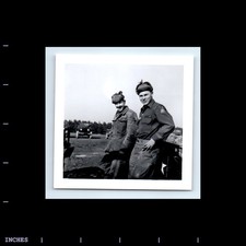 Old square photo army men - square,