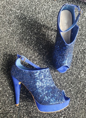 Stunning ladies size - stunning,
