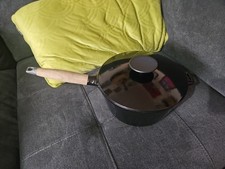 aga saucepan 907103 pre owned cast iron black - wooden handle - 22cm 