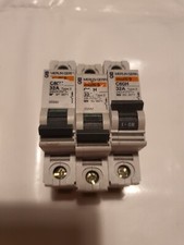 3x Merlin Gerin Multi 9 C60H 32amp Type 2
