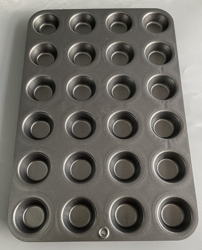 The pampered chef mini muffin - pampered,