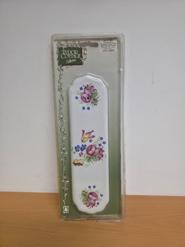 Fine porcelain door finger - fine,