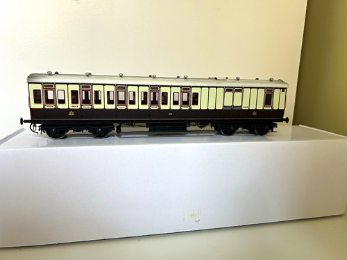 Lnwr suburban brake third - suburban,